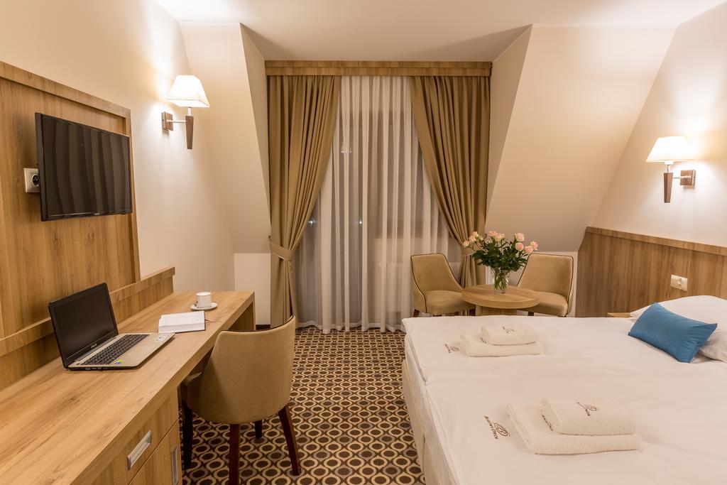 Borowy Dwor- Biznes, Spa & Fun Bed & Breakfast Szaflary Ngoại thất bức ảnh